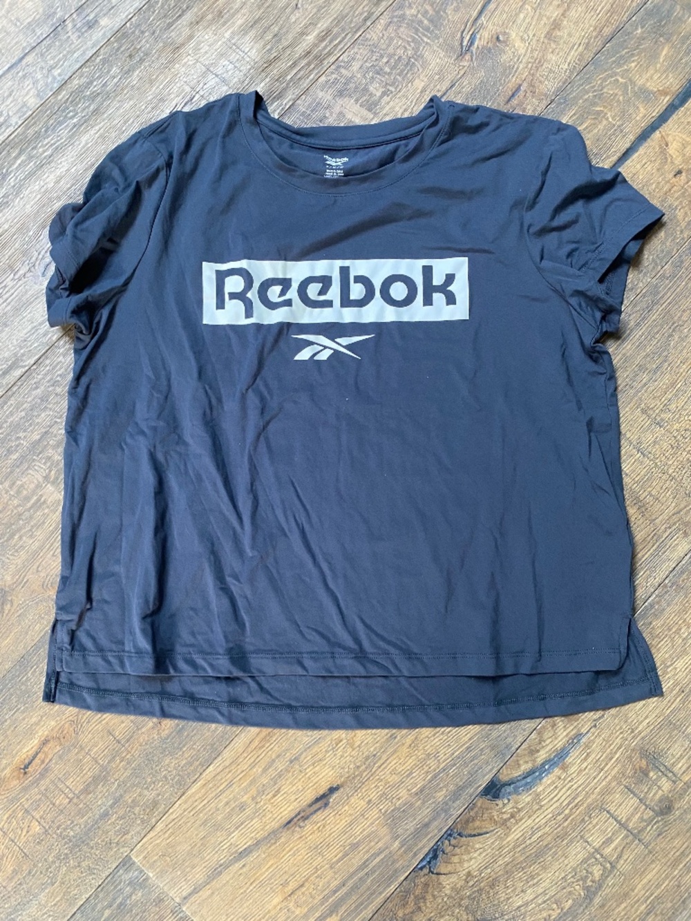 Reebok Black Short Sleeve Graphic Tee Boxy Athletic Crop Top L